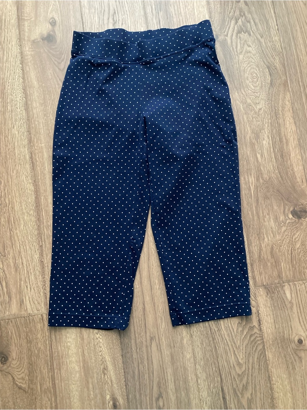 Lands' End NWOT Navy Polka Dot Cropped Capris - Picture 2 of 7